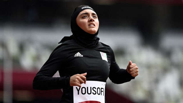 l'athlète afghane Kimia Yousofi lors des Jeux Olympiques de Tokyo 2020 au Stade Olympique de Tokyo le 30 juillet 2021. 