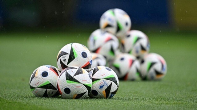 Ballons de football empilés à Ludwigsburg, le 30 juin 2024.