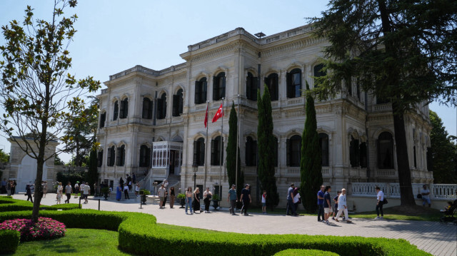 Saray, 1 Eylül'e kadar Pazartesi günleri hariç ücretsiz olarak ziyaret edilebilecek.