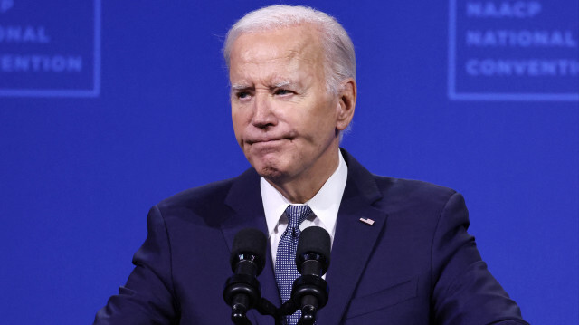 Le président des États-Unis Joe Biden faisant une pause lors de son discours à la 115e Convention nationale de la NAACP au Mandalay Bay Convention Center le 16 juillet 2024 à Las Vegas, Nevada. 