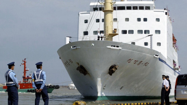 Incident maritime au large de Tokyo, un ferry immobilisé à cause d'une fuite d'huile.