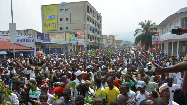 Le Burundi a signalé ses premiers cas officiels de variole du singe avec trois personnes testées positives au virus. Les autorités sanitaires rassurent la population que des mesures sont prises pour contenir la maladie et suivent de près les cas contacts.