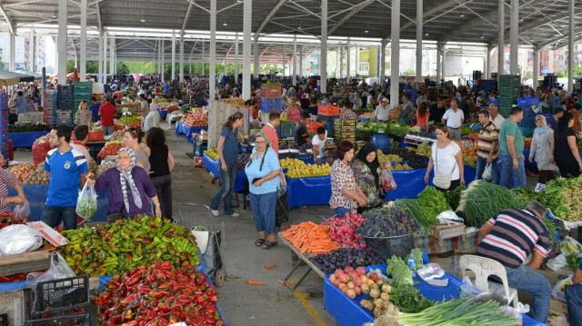 Proje kapsamında İçerenköy'de 54 yıldır faaliyet gösteren meyve ve sebze halinin yeni yeri Aydınlı'daki 460 bin metrekarelik araziye kurulacak mega kompleks olacak.