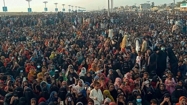 Des membres de la communauté baloutche participent à une manifestation pour réclamer davantage de droits à Gwadar, dans la province pakistanaise du Baloutchistan, le 28 juillet 2024.