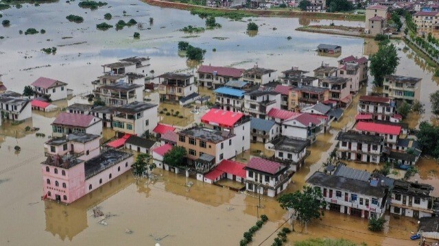 Des bâtiments submergés après un pic d'inondation à Jiujiang, dans la province de Jiangxi, en Chine centrale, le 2 juillet 2024.