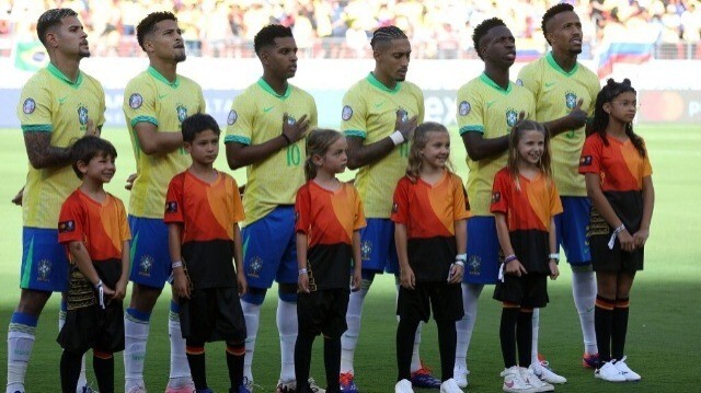 Les joueurs du Brésil avant le match du groupe D de la Copa America 2024 entre le Brésil et la Colombie au Levi's Stadium le 2 juillet 2024 à Santa Clara, Californie.