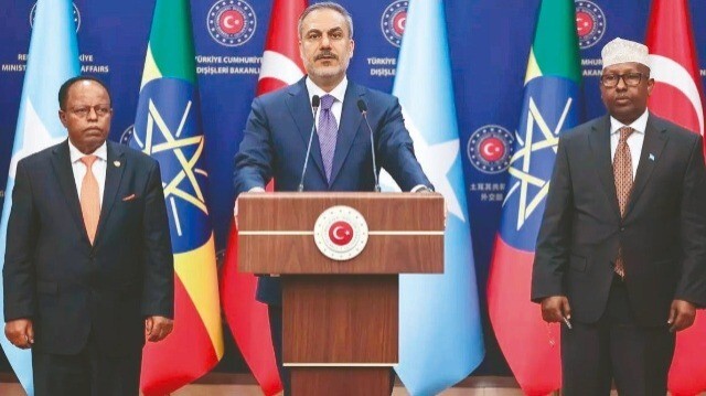 Dışişleri Bakanı Hakan Fidan, Etiyopya Dışişleri Bakanı Taye Atske Selassie ve Somali Dışişleri Bakanı Ahmed Muallim Fiqi ile bir araya geldi.