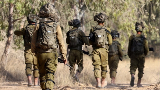 L'armée d'occupation patrouille le long de la frontière sud d'Israël avec la Bande de Gaza.