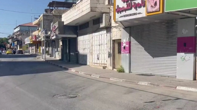 Tous les commerces palestiniens sont fermés à Jericho, en Cisjordanie occupée, suite à un appel à la grève générale pour dénoncer l'assassinat d'Ismaïl Haniyeh, le chef politique du Hamas, le 31 juillet 2024.