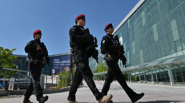 Des membres d'une équipe de police sud-coréens.