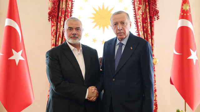 Le président turc Recep Tayyip Erdogan et le chef du bureau politique du Hamas, Ismaïl Haniyeh, à Istanbul, le 19 avril 2024.