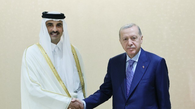 Le président de la République de Türkiye, Recep Tayyip Erdogan, et l'Emir du Qatar Tamim ben Hamad Al Thani, à Astana, le 4 juillet 2024.