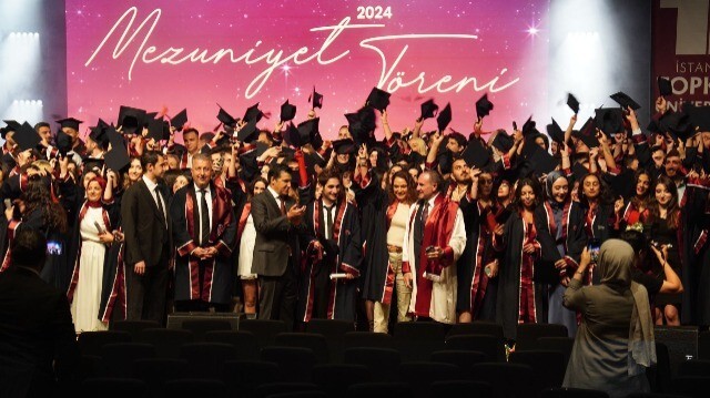 İstanbul Topkapı Üniversitesi 2023-2024 Akademik Yılı Mezuniyet Törenini İstanbul Kongre Merkezi’nde gerçekleştirdi.