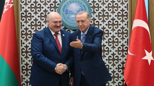 Le Président turc Recep Tayyip Erdogan et son homologue biélorusse Alexandre Loukachenko.