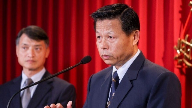 Le directeur général adjoint de l'administration des garde-côtes de Taiwan, Ching-Chin Hsieh, commente le cas d'un bateau de pêche taïwanais saisi par les garde-côtes chinois, lors d'une conférence de presse à l'administration des garde-côtes de Taiwan, à Taipei, le 3 juillet 2024.