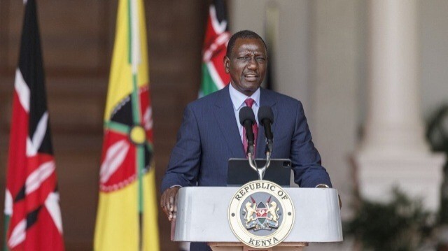 Le président du Kenya, Wiliiam Ruto, s'exprime lors d'une conférence de presse au State House à Nairobi le 04 juillet 2024. 