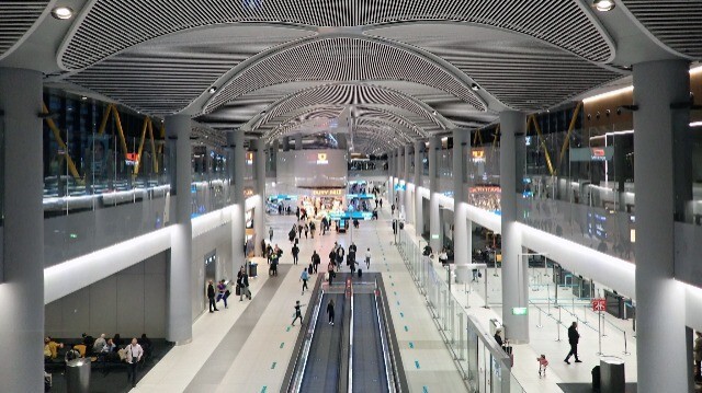 L'intérieur de l'aéroport d'Istanbul.