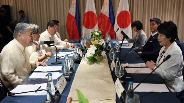 Le secrétaire philippin aux affaires étrangères, Enrique Manalo (à gauche), et la ministre japonaise des affaires étrangères, Yoko Kamikawa, participent à une réunion bilatérale à Manille le 8 juillet 2024.