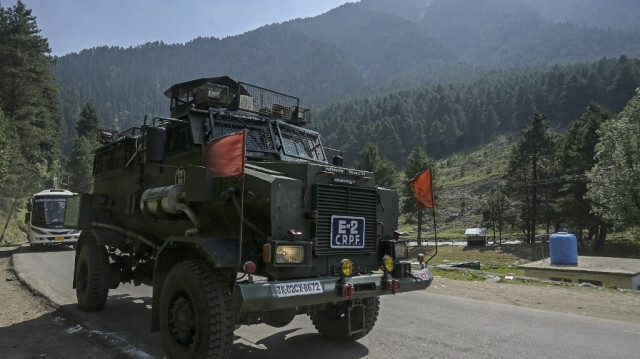 Un véhicule de la Central Reserve Police Force de l'Inde (CRPF).