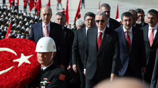 Cumhurbaşkanı Recep Tayyip Erdoğan Anıtkabir'de