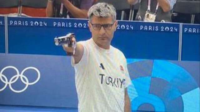 Le tireur turc Yusuf Dikeç, lors des JO 2024 de Paris.