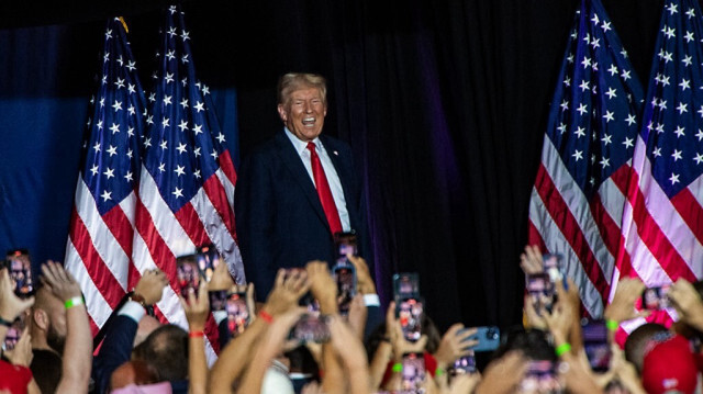 L'ancien président américain et candidat républicain à l'élection présidentielle de 2024, Donald Trump, s'exprime lors d'un meeting de campagne au New Holland Arena à Harrisburg, en Pennsylvanie, le 31 juillet 2024.