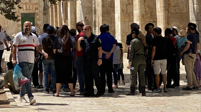 Environ 1 600 juifs fanatiques, accompagnés par la police israélienne, ont envahi la cour de la mosquée Al-Aqsa dans la vieille ville de Jérusalem-Est, le 13 août 2024.