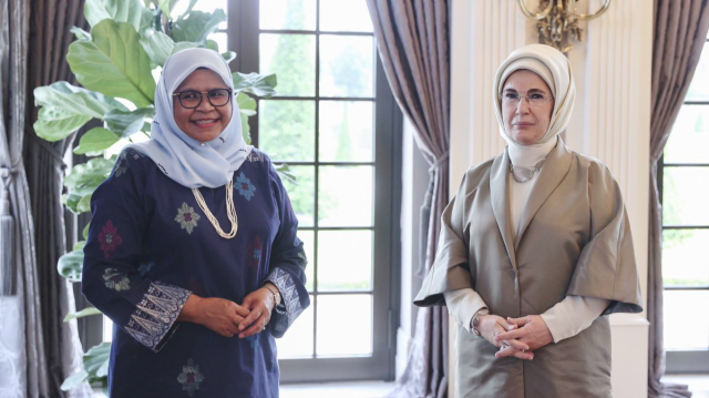 Emine Erdoğan ve Kuala Lumpur Belediye Başkanı olan eski BM Habitat İcra Direktörü Maimunah Mohd Sharif