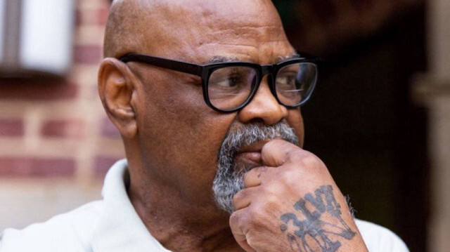 Glynn Simmons, qui a été emprisonné pendant 48 ans pour un meurtre commis en 1974 aux États-Unis, a été déclaré non coupable.
