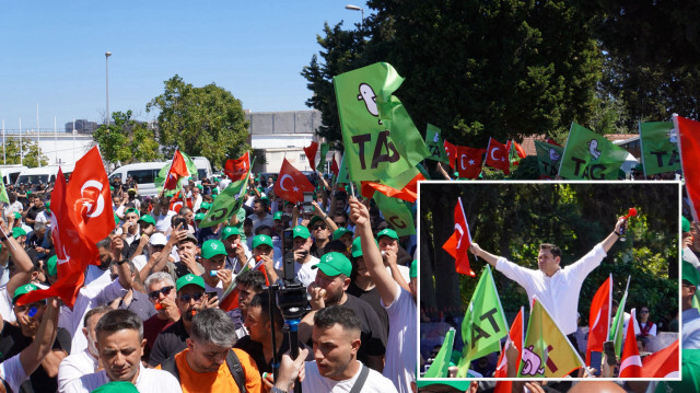 Yüzlerce kişi, "Martı TAG bu şehrin kahramanıdır", "paylaşımlı yolculuk engellenemez" sloganıyla eyleme destek verdi.