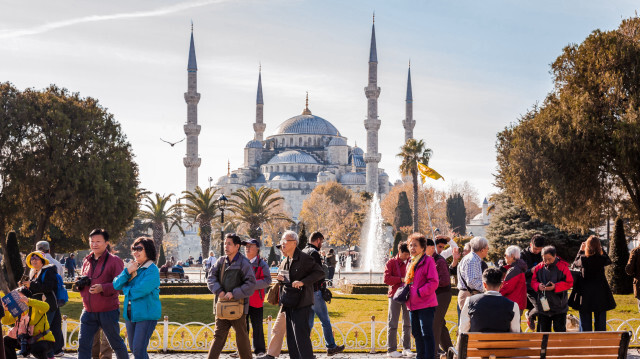 İstanbul'u tercih eden yabancı ziyaretçiler arasında Ruslar 171 bin 633 kişiyle ilk sırada yer aldı.