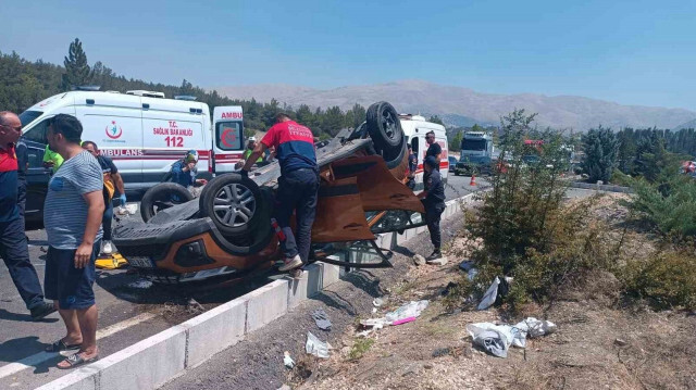 Burdur'da iki araç çarpıştı: 2 yaralı!