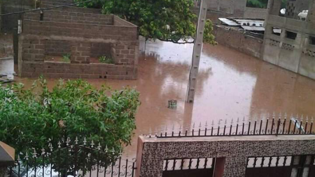 Les inondations survenues au Mali entre le 1er et le 15 août ont fait 15 morts et laissé plus de 10 000 personnes sans abri, selon les autorités maliennes.