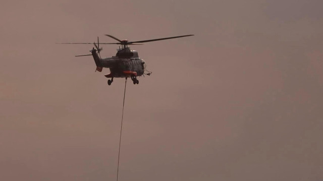 Un hélicoptère déployé dans les environs de Gigean pour combattre les incendies qui ravagent l'Hérault.