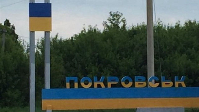 Panneau indiquant l'entrée de Potrovsk, dans l'Est de l'Ukraine.