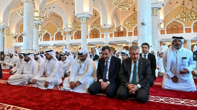 La cérémonie funéraire d'Ismail Haniyeh, chef du bureau politique du Hamas, organisée après la prière du vendredi, à la mosquée Imam Muhammad ibn Abd al-Wahhab à Doha, la capitale du Qatar.