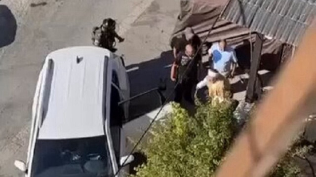 İkrime Sabri'nin terör devleti İsrail'in işgalci polisi tarafından gözaltına alındığı an