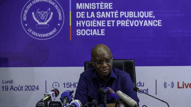 Le ministre de la Santé de la République démocratique du Congo, Samuel-Roger Kamba, s'adresse à une conférence de presse à Kinshasa le 19 août 2024. 