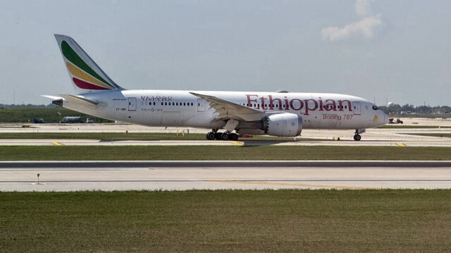 Un Boeing 787 d'Ethiopian Airlines se prépare à décoller de l'aéroport international O'Hare de Chicago, dans l'Illinois, le 13 août 2024. 