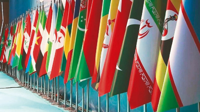 Son olarak 11 Kasım'da Riyad'da toplanan İİT, Gazze konusunda sessizliğini koruyor. Riyad'daki zirvenin ardından yayınlanan ve yerleşimcilerin ilk kez 'terörist' olarak tanımlandığı bildiriye Türkiye sayesinde 8 madde eklenmişti.