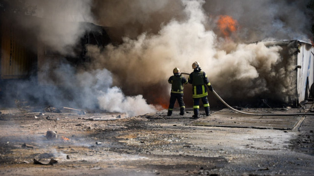 Incendie à Odessa, dans le sud-ouest de l'Ukraine, suite à une frappe militaire russe, le 26 août 2024.