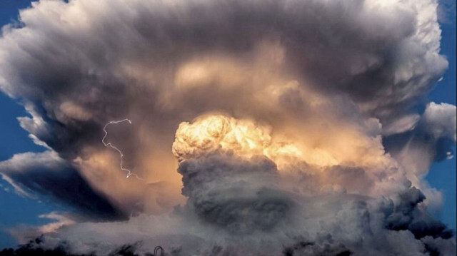 <p>Cumulonimbus bulutları nedir?</p>