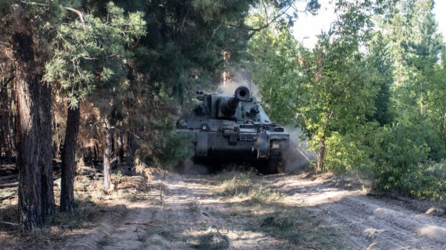 Véhicule blindé de l'armée ukrainienne sur la ligne de front près de Koupiansk, le 15 août 2024.