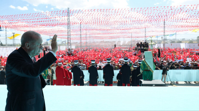 Lors de la célébration du 102e anniversaire de la Grande Victoire, le Président turc Recep Tayyip Erdogan a souligné l'importance de l'indépendance nationale et réaffirmé la détermination de la Türkiye à construire un avenir plus fort et plus juste.