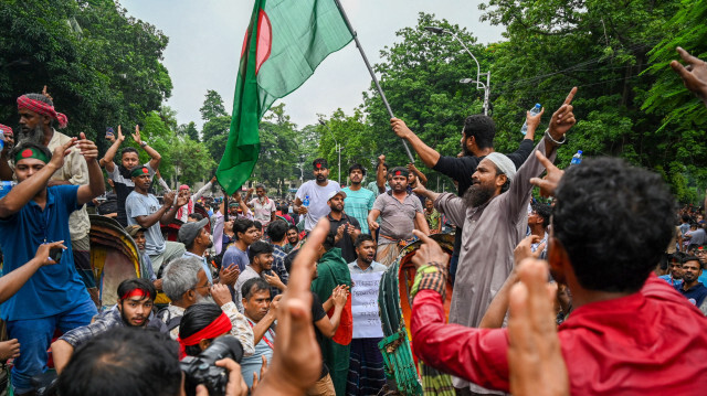 Le mouvement étudiant anti-discrimination a organisé un rassemblement au Central Shaheed Minar à Dhaka le 3 août 2024, pour demander justice pour les victimes tuées lors des récentes violences dans tout le pays au cours des manifestations contre les quotas. Le 3 août, les leaders étudiants ont rassemblé les Bangladais pour une campagne nationale de désobéissance civile, alors que le gouvernement de la première ministre Sheikh Hasina fait face à une réaction de plus en plus forte suite à la répression policière meurtrière contre les manifestants.