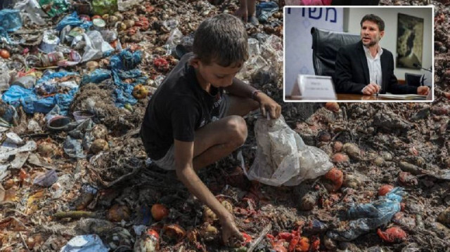 Enkaz altında halen binlerce ölü var.