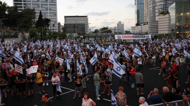 Les familles des otages israéliens ont organisé une manifestation pour demander la libération des otages à Tel Aviv, le 6 août 2024.