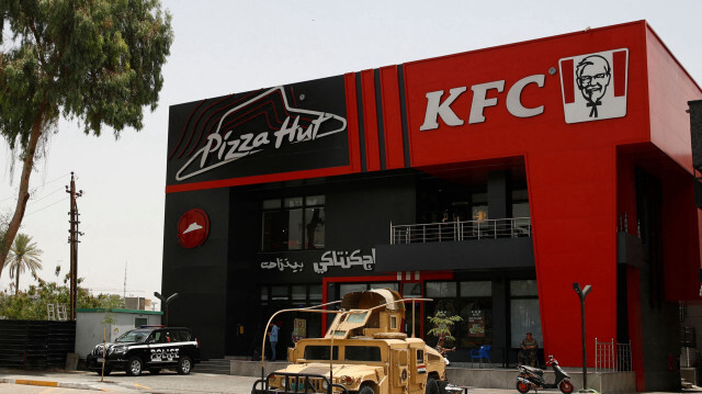 ABD'li restoran zincirleri KFC ve Pizza Hut'ın satışları düştü.