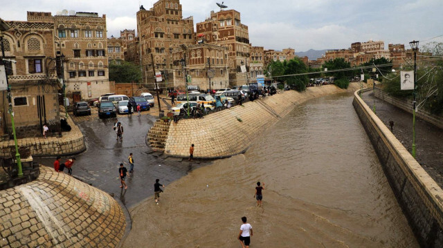 ارتفاع عدد ضحايا السيول غربي اليمن إلى 45