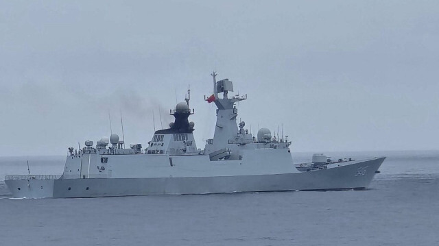 Un navire militaire chinois au nord-ouest de l'île de Pengjia.